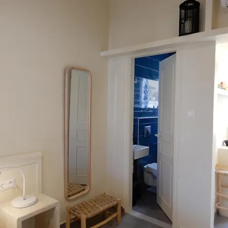 Apartament Glarontas *